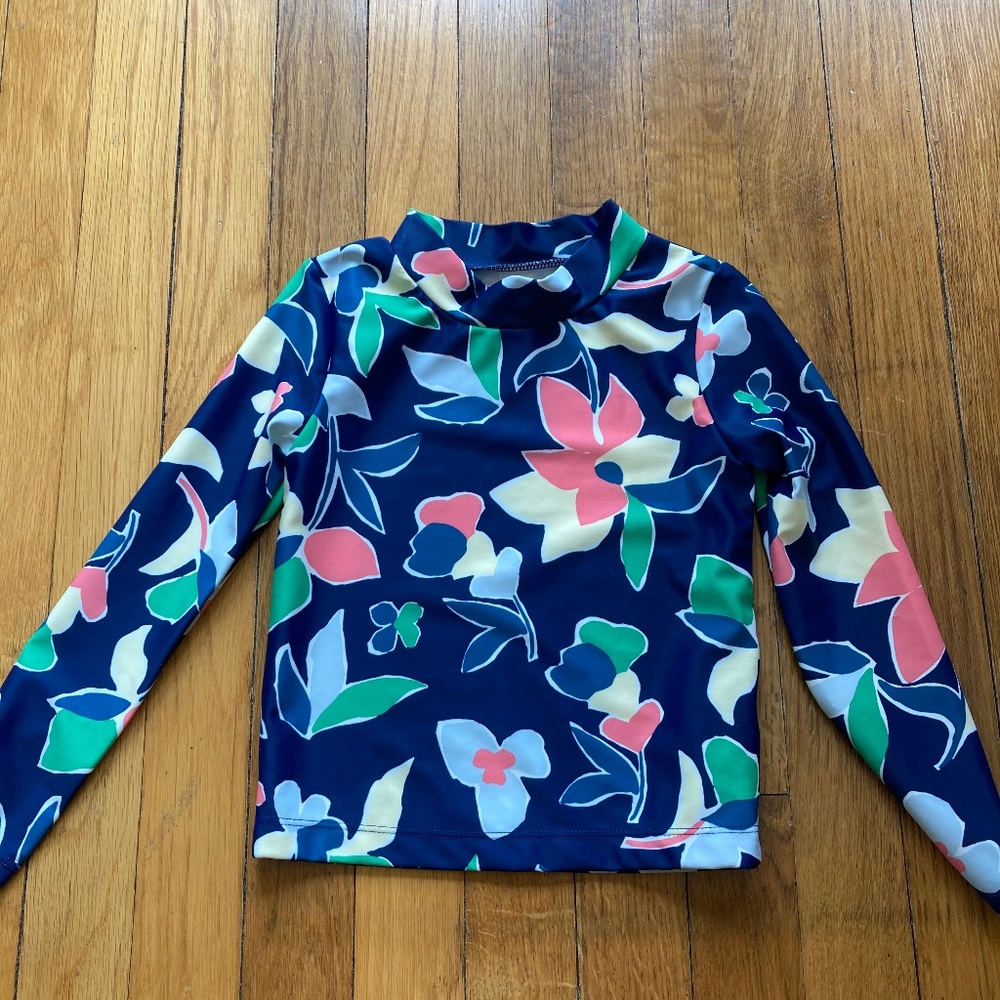 Cropped rash guard